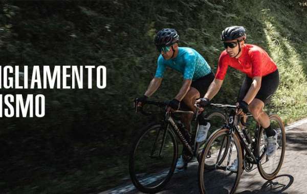 Acquista abbigliamento e accessori per ciclismo online